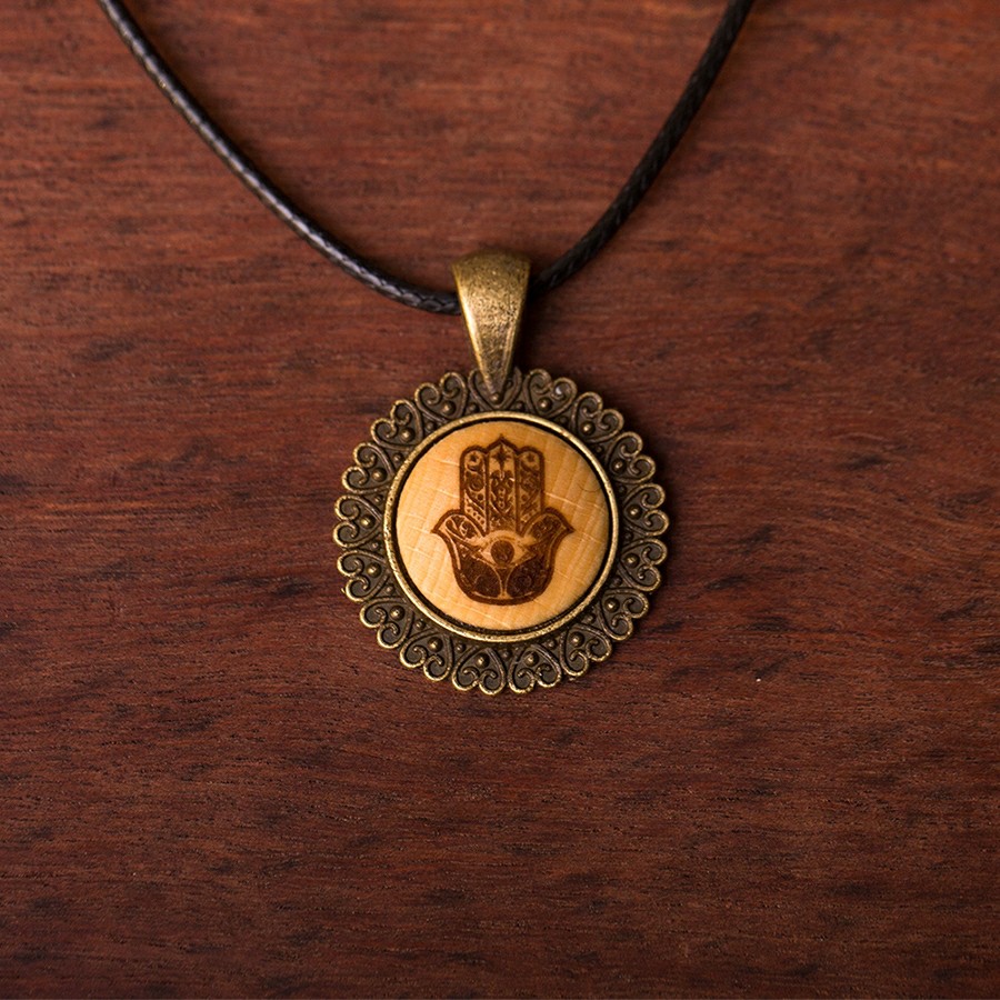 Hand der Fatima Kette Holzschmuck aus Naturholz / Anhänger