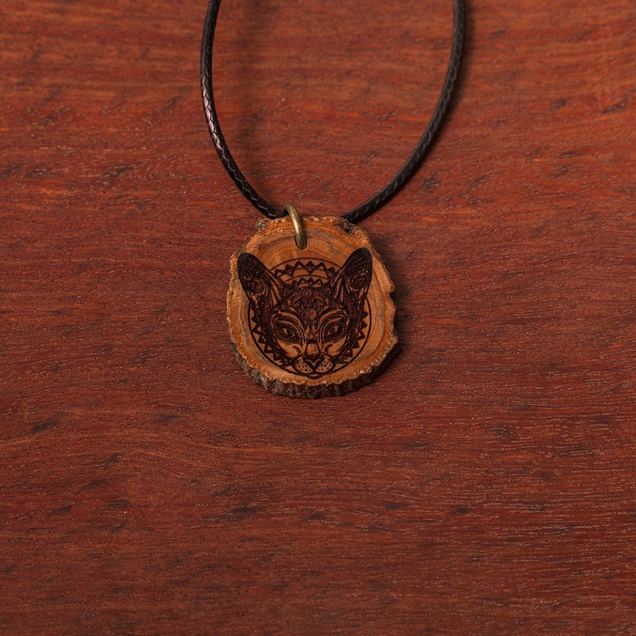 Katze Mandala Kette Holzschmuck aus Naturholz / Anhänger