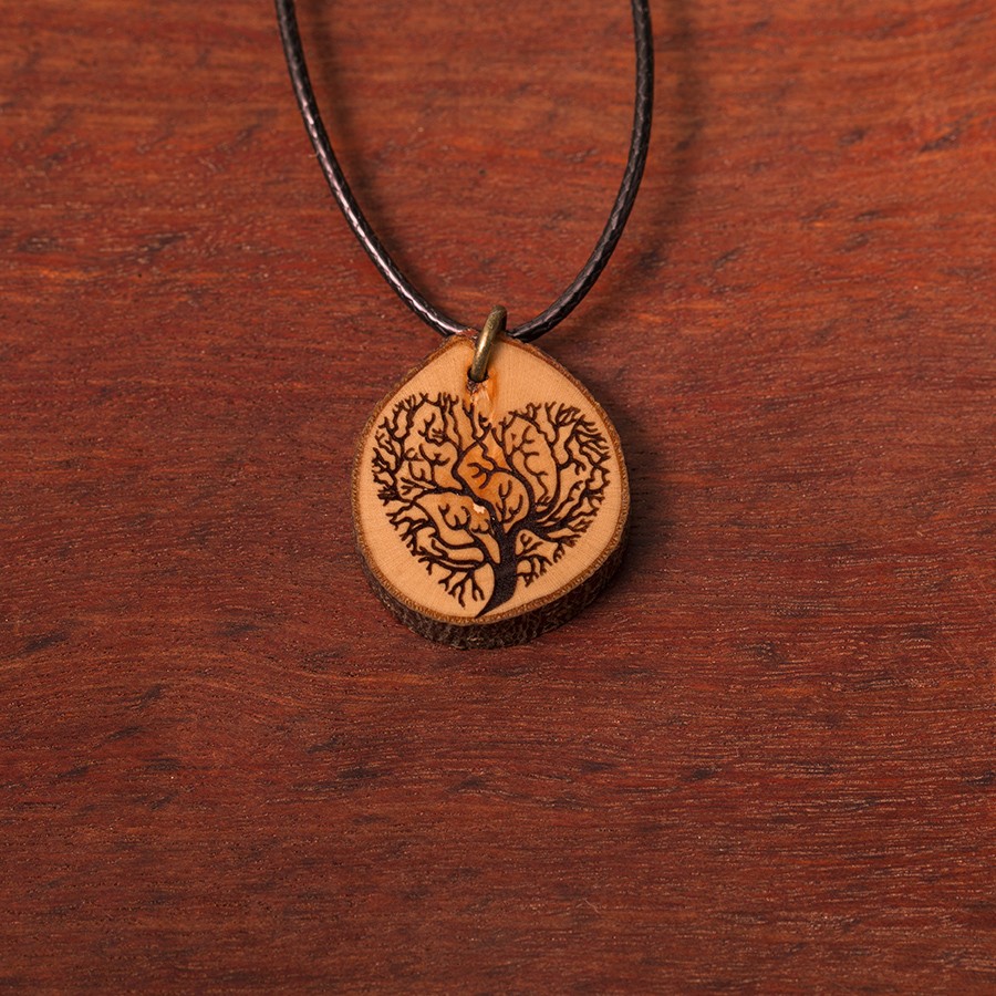 Baum Herz Kette Holzschmuck aus Naturholz / Anhänger