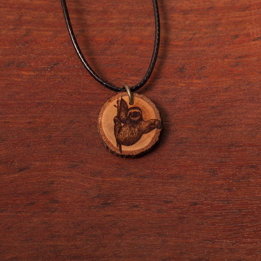 Faultier Kette Holzschmuck aus Naturholz / Anhänger