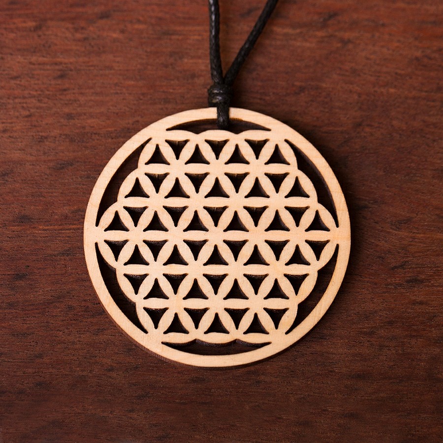 Blume des Lebens ausgeschnitten Zirbe Kette Holzschmuck aus Naturholz / Anhänger