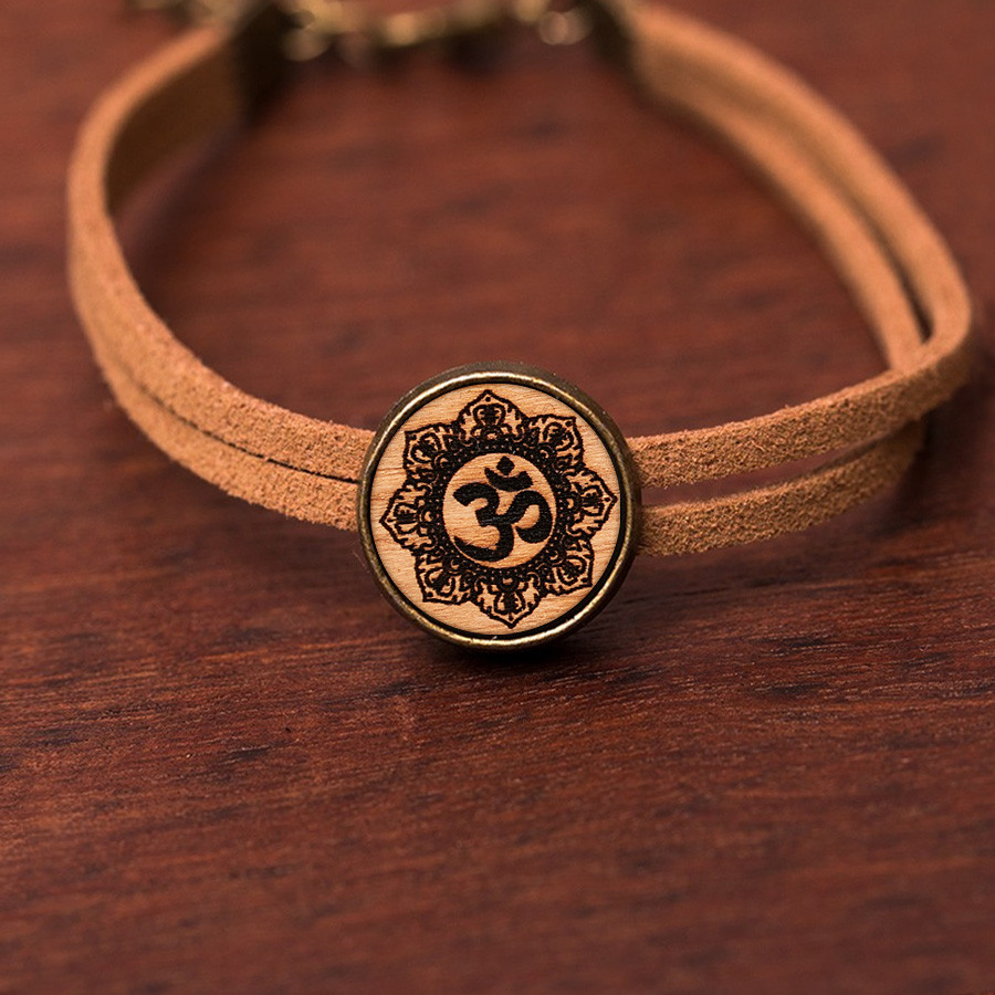 Om Flower Armkette Holzschmuck aus Naturholz / Anhänger