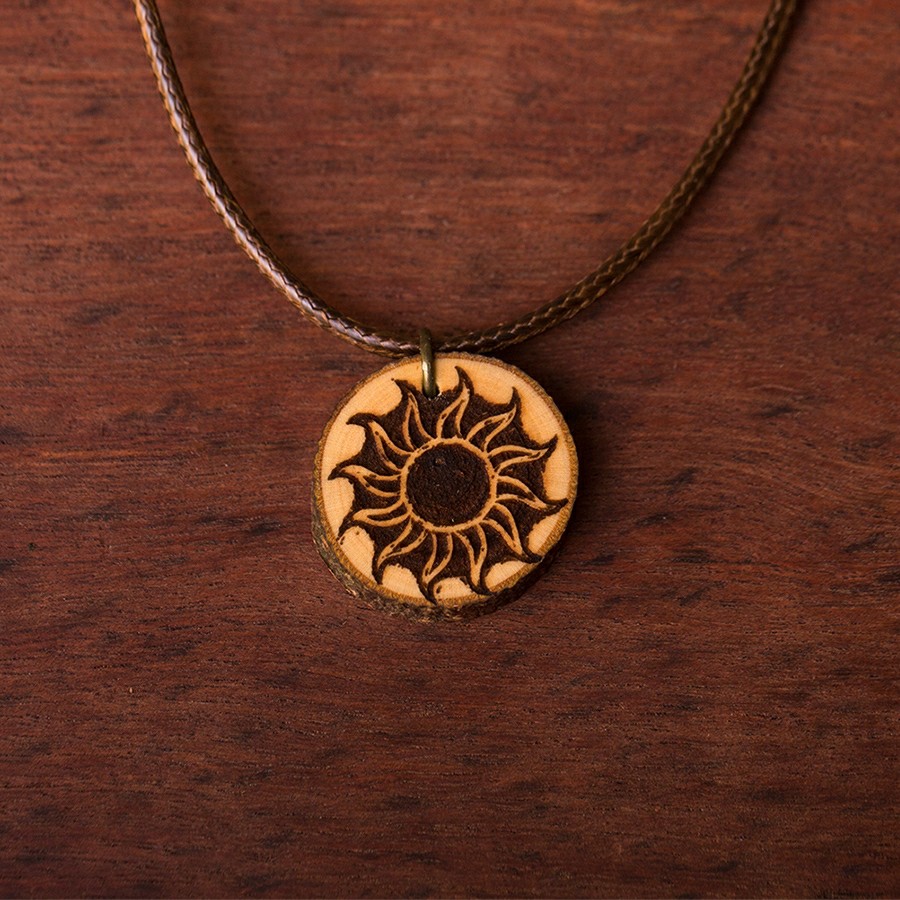 Sonne Kette Holzschmuck aus Naturholz / Anhänger