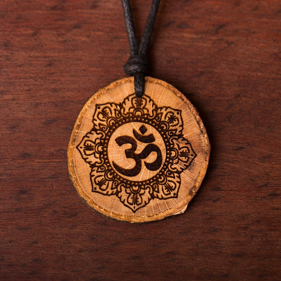 Om Flower Kette Holzschmuck aus Naturholz / Anhänger