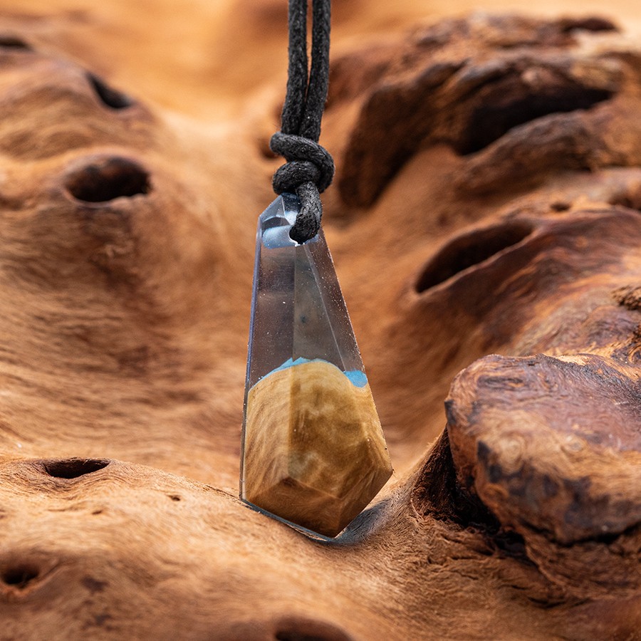 Epoxid Kristall 4163 Holz Kristall aus Holz und Harz / Resin, Schmuck / Halsketten