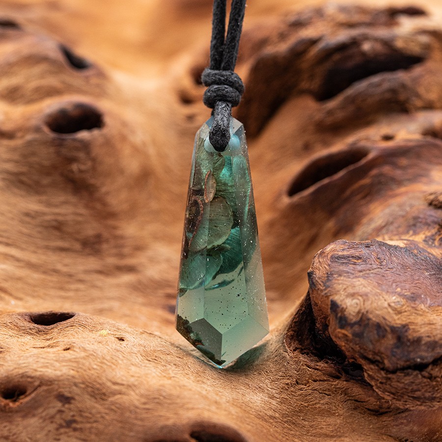Epoxid Kristall 4181 Holz Kristall aus Holz und Harz / Resin, Schmuck / Halsketten