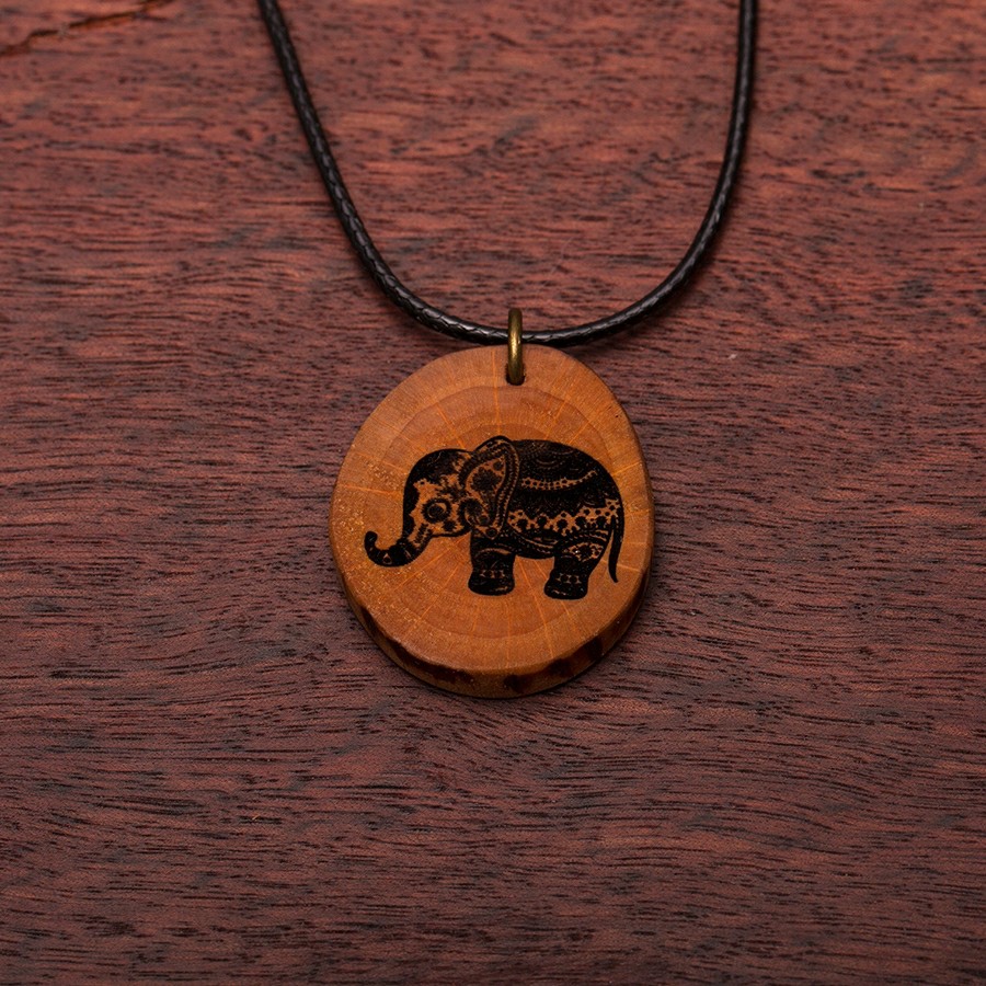 Elefant Kette Holzschmuck aus Naturholz / Anhänger