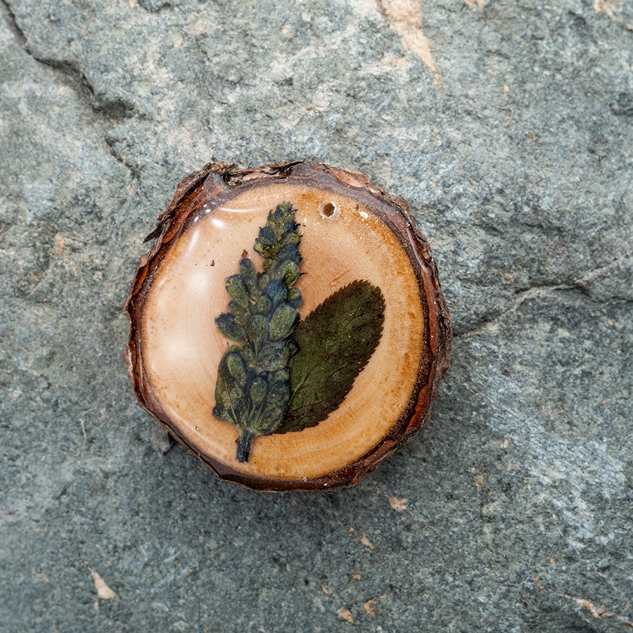 Zirbenblüte 5275 Kette Holzschmuck aus Naturholz / Anhänger